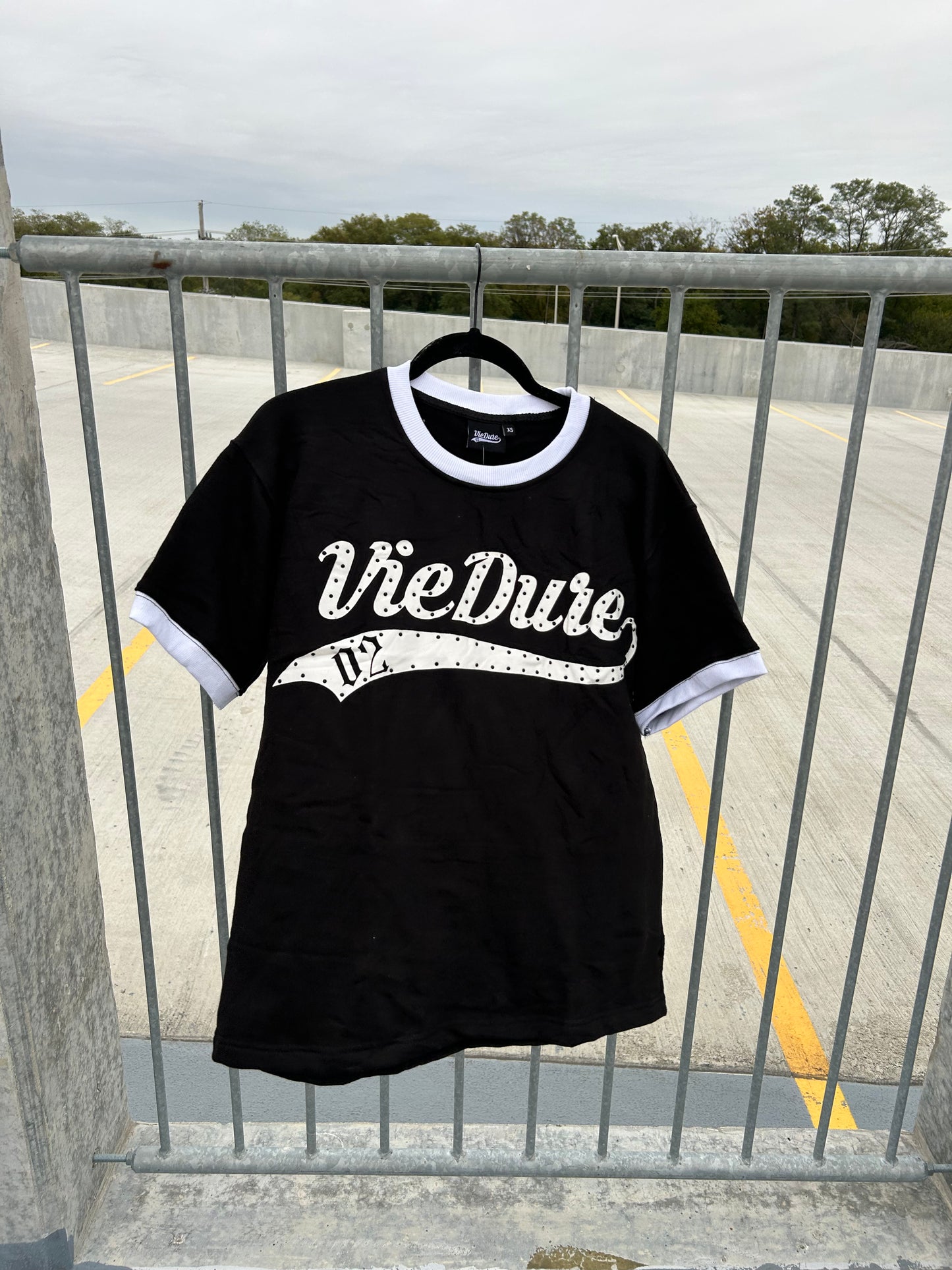 VIE DURE "BLACK WALL" T-SHIRT