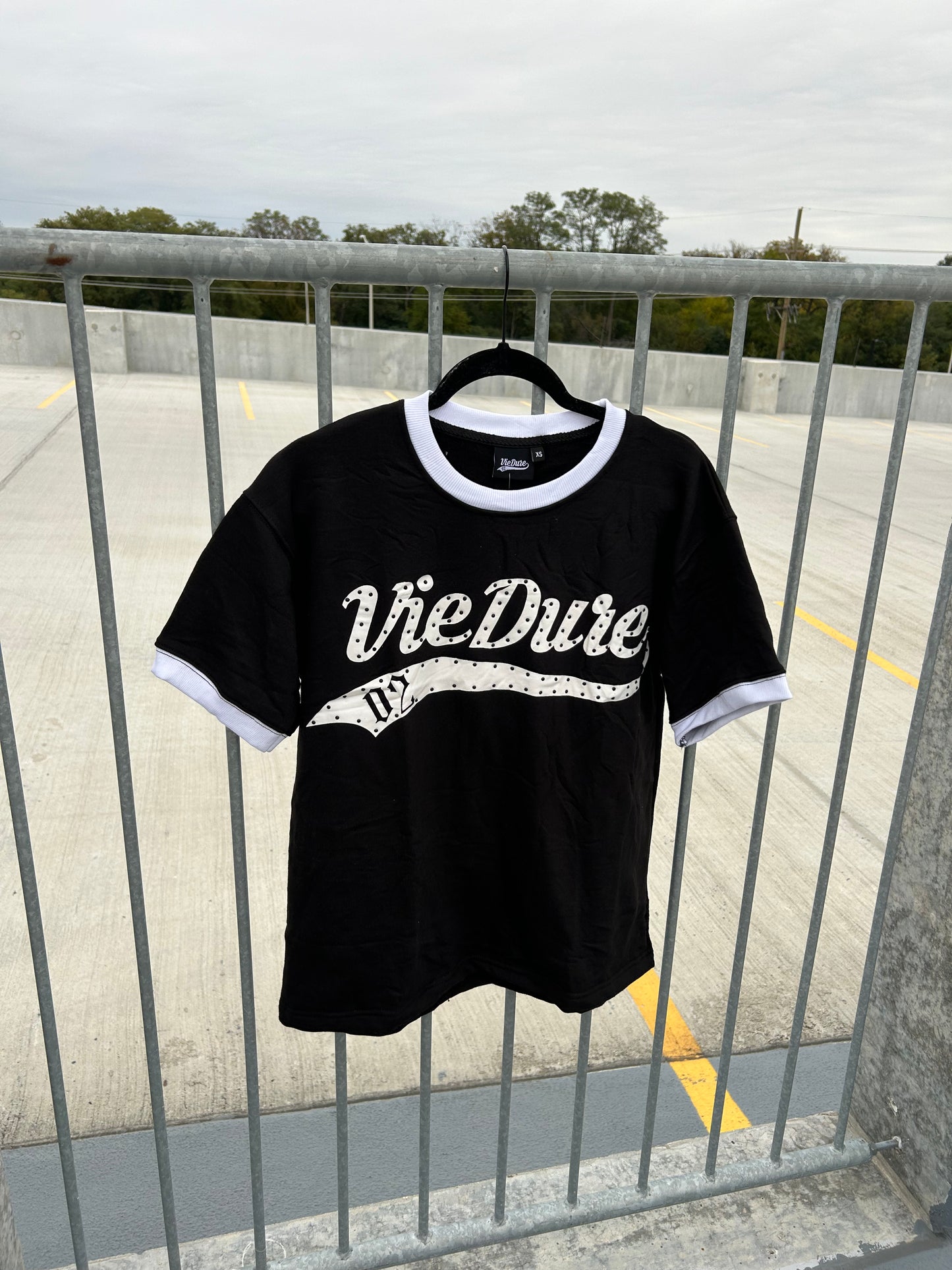 VIE DURE "BLACK WALL" T-SHIRT