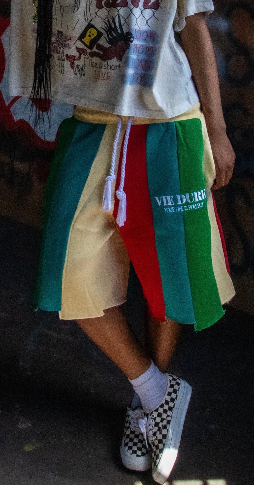VIE DURE "YLIP" CRÈME SHORTS